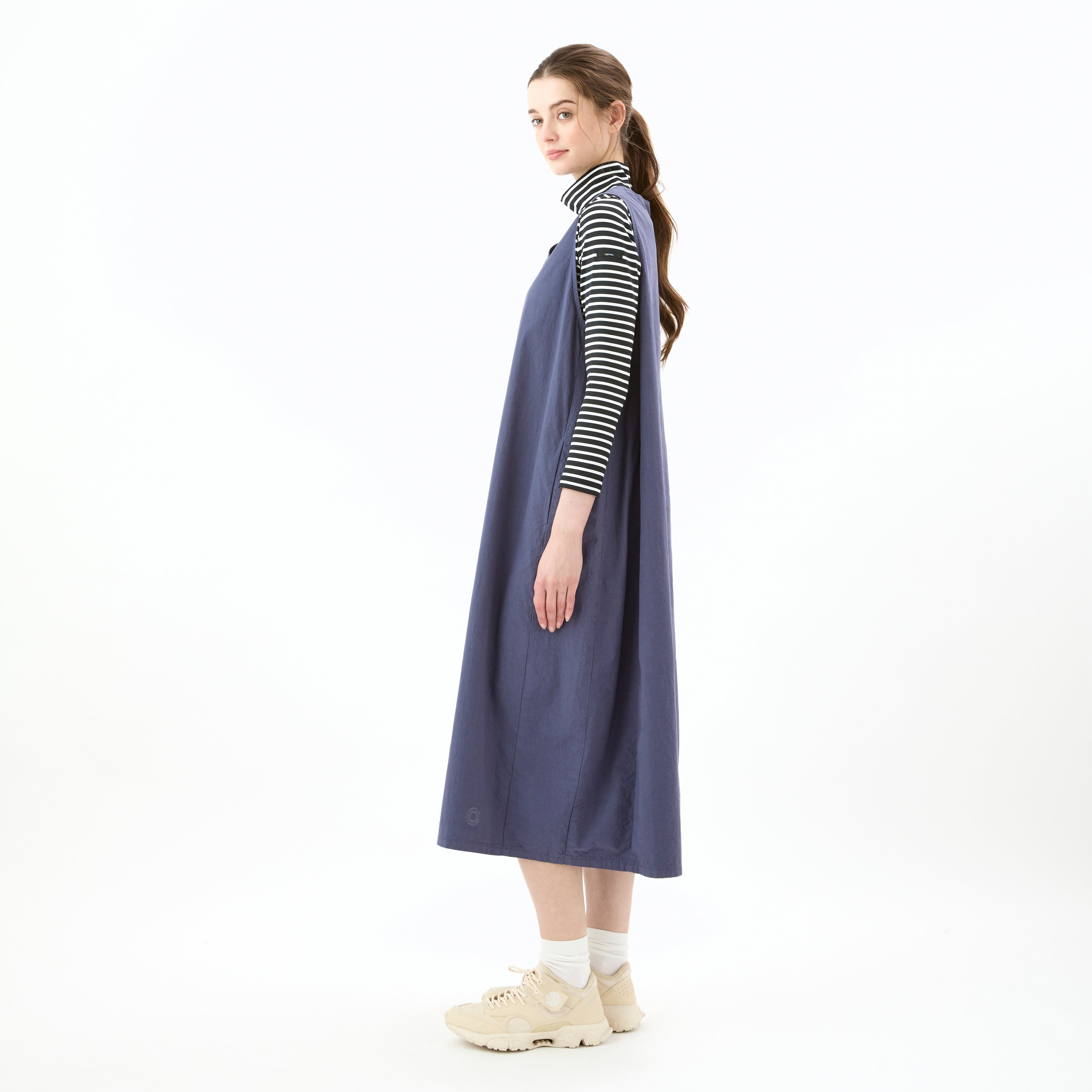 Women's Garment Dye Poplin V-Neck Dress