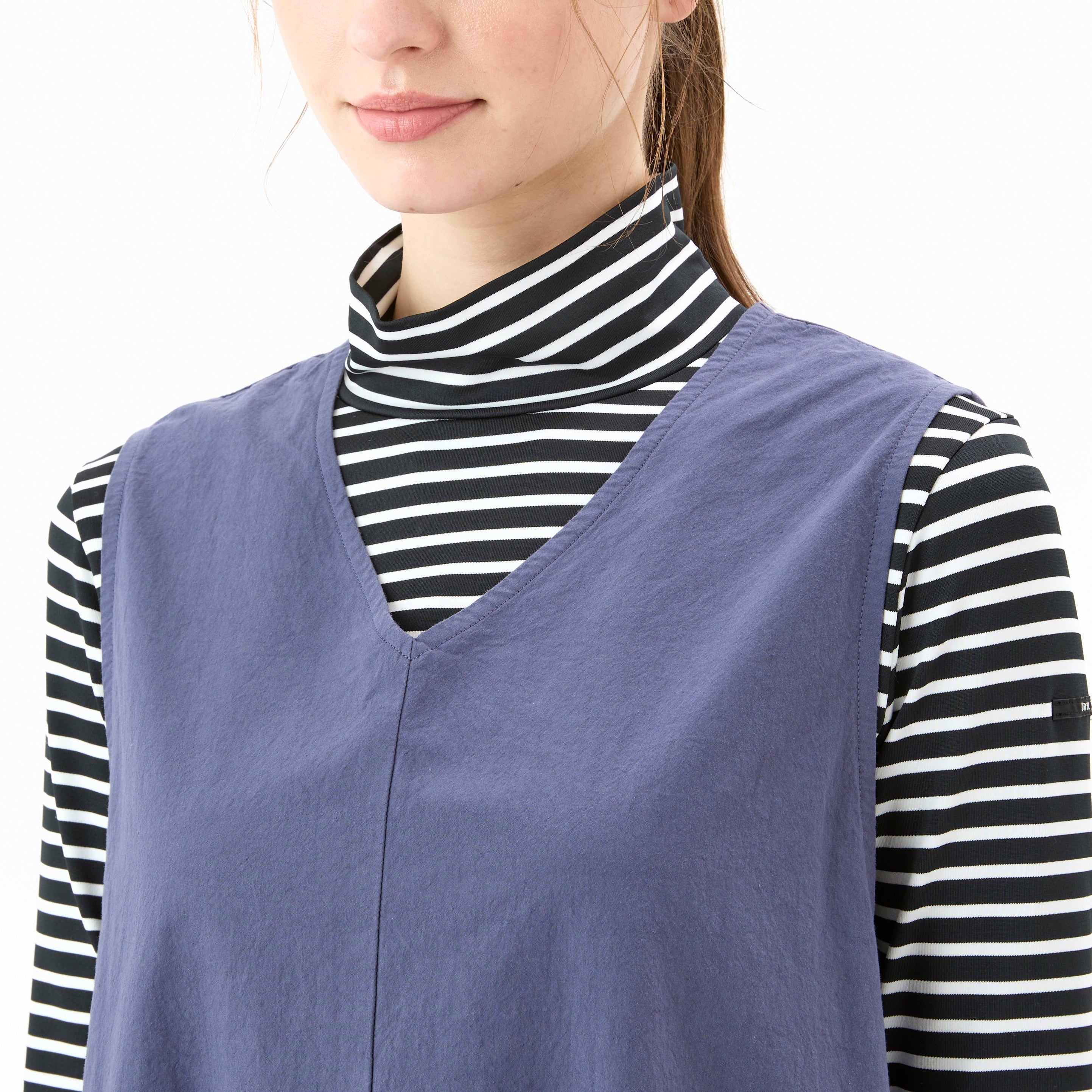 Women's Garment Dye Poplin V-Neck Dress