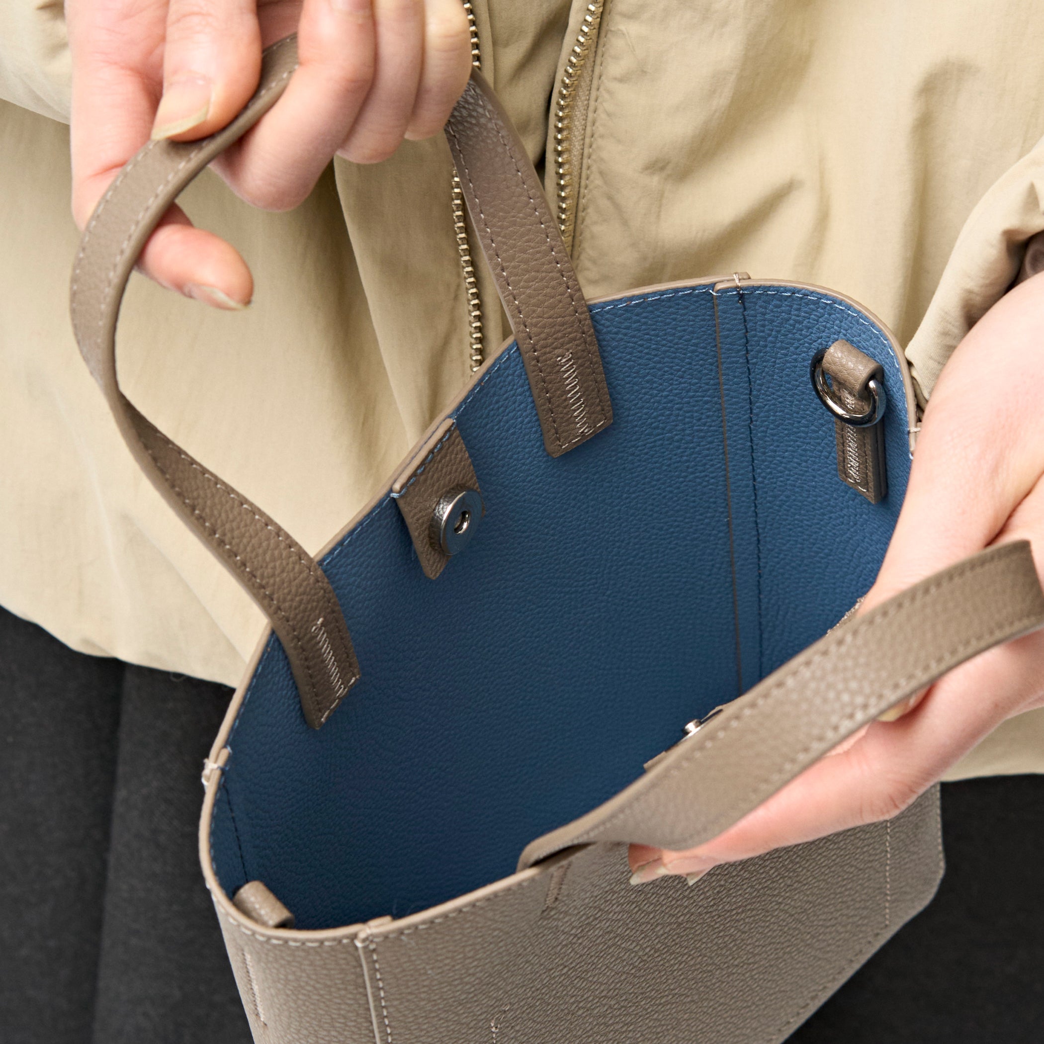 TAUPE(BLUE GREY)