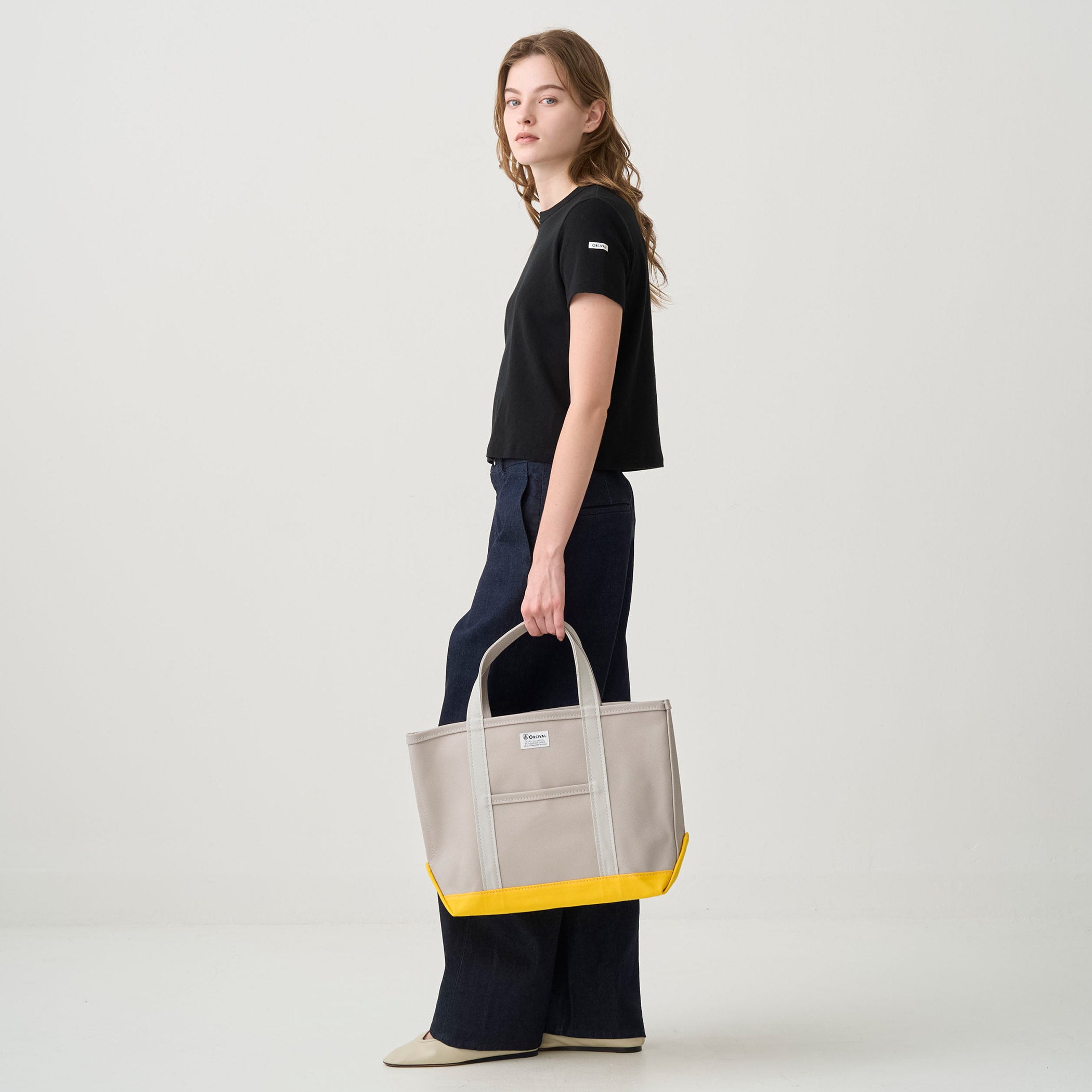 2025年12月1日01:47に購入して届いてカタチを整えただけのORCIVAL 2025 Autumn & Winter Tote bag