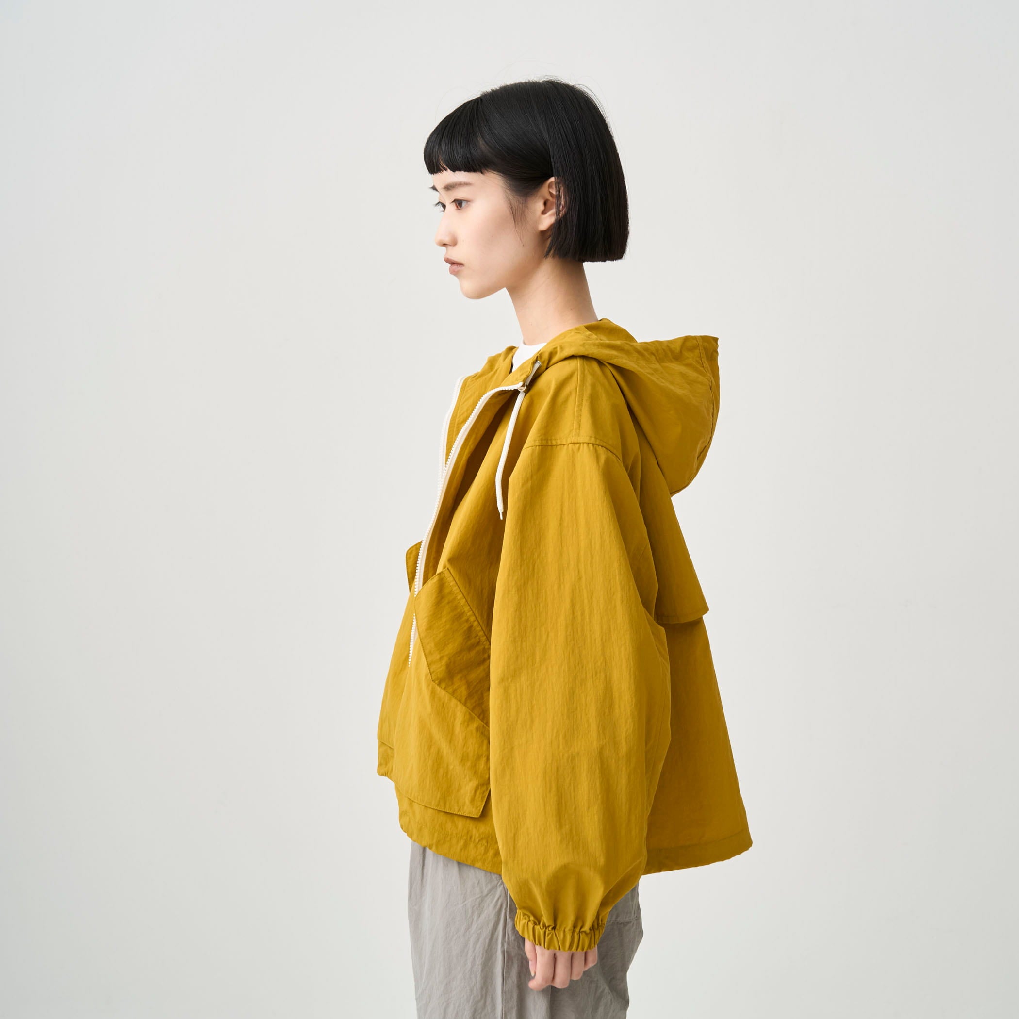 Women's Nylon Tussah Hooded Mountain Jacket